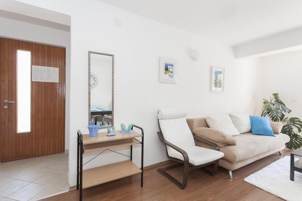 Apartments Kump Ровин Екстериор снимка